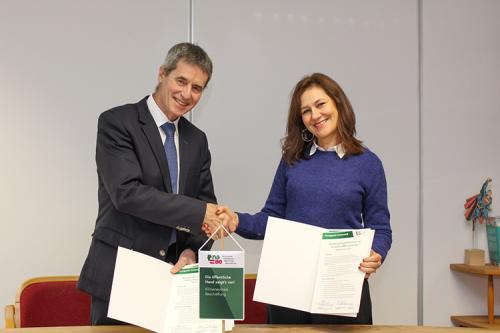 FFG-Geschäftsführerin Karin Tausz und Christian Holzer, Leiter der Sektion Umwelt und Kreislaufwirtschaft im BMK