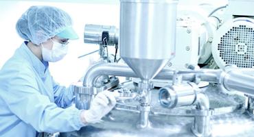 Researcher in a lab. Photocredit: Shutterstock