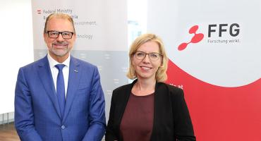 ESA-Generaldirektor Josef Aschbacher und Bundesministerin Leonore Gewessler (BMK). Foto: Ludwig Schedl